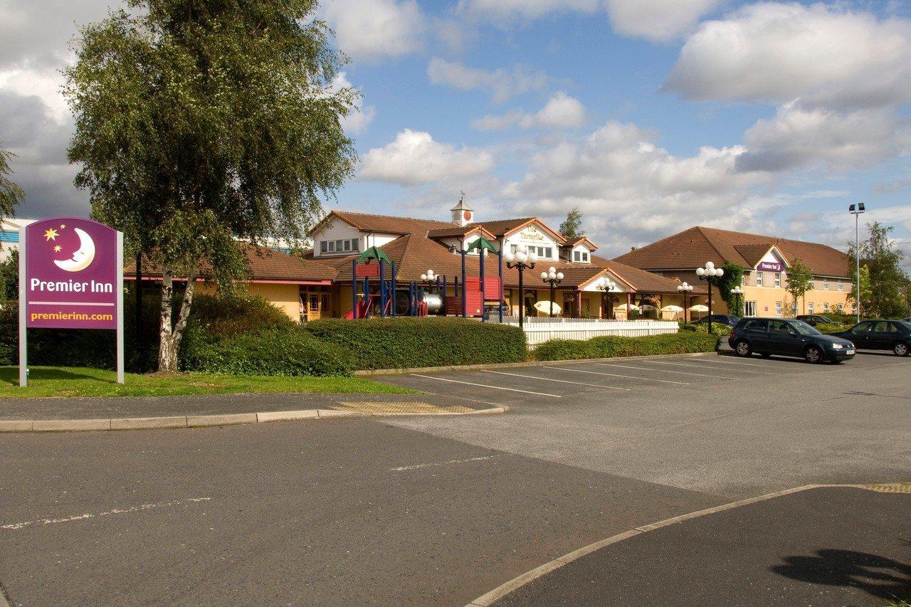 Premier Inn Pontefract North Exterior photo