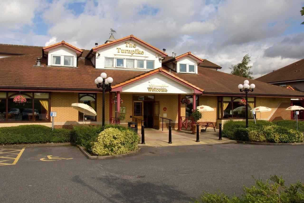 Premier Inn Pontefract North Exterior photo