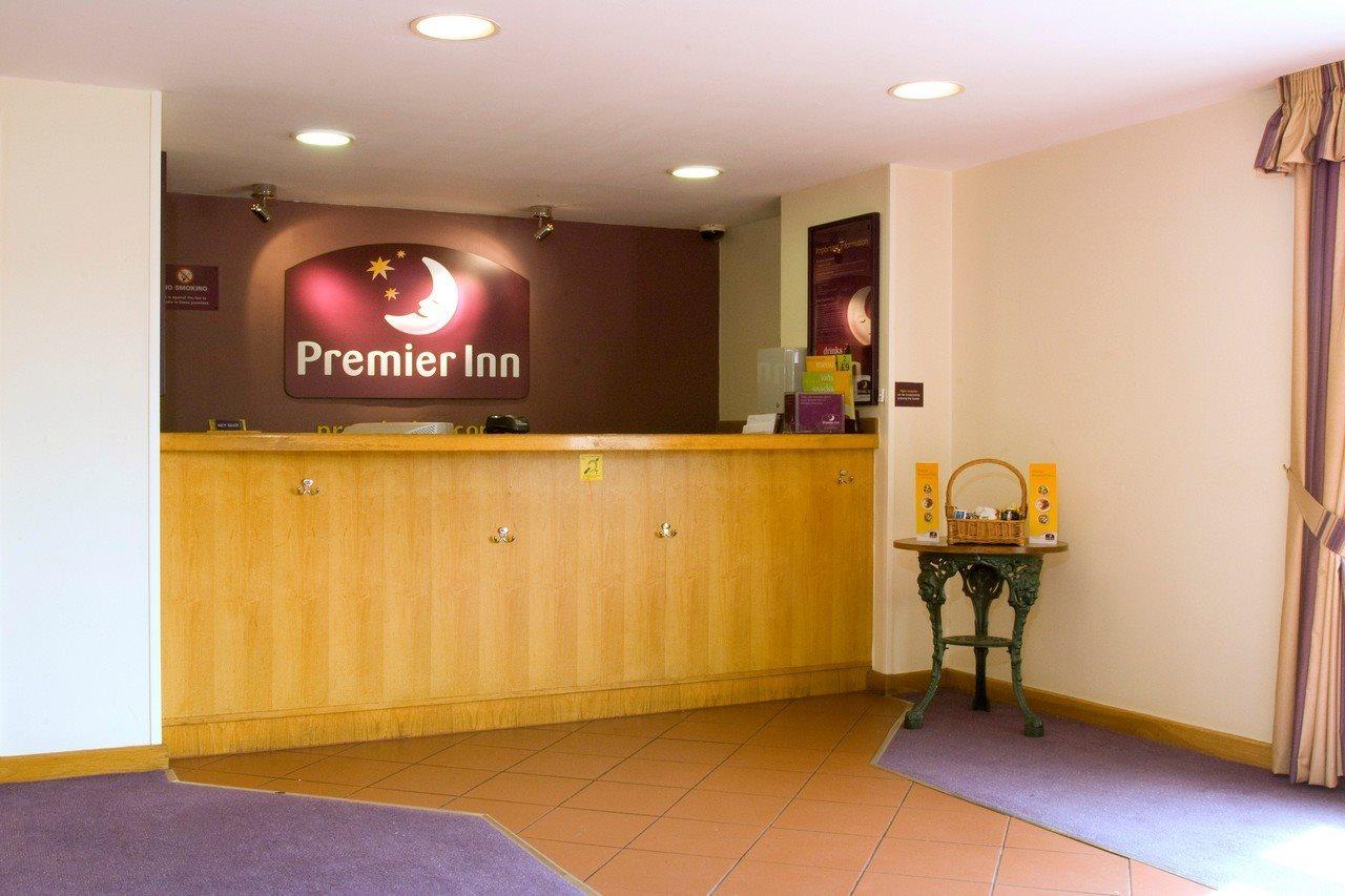 Premier Inn Pontefract North Exterior photo