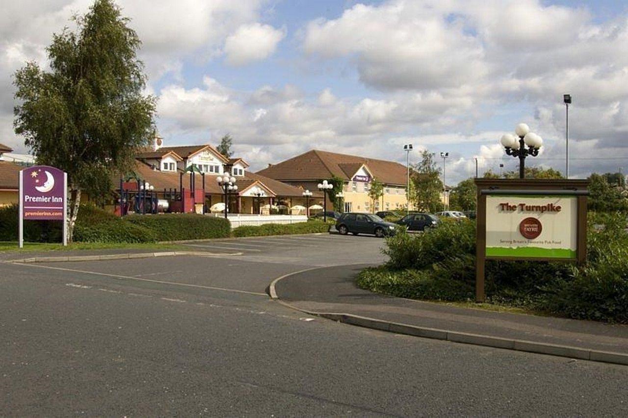 Premier Inn Pontefract North Exterior photo